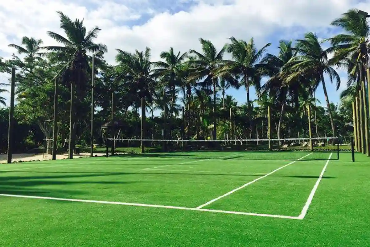 green grass tennis courts