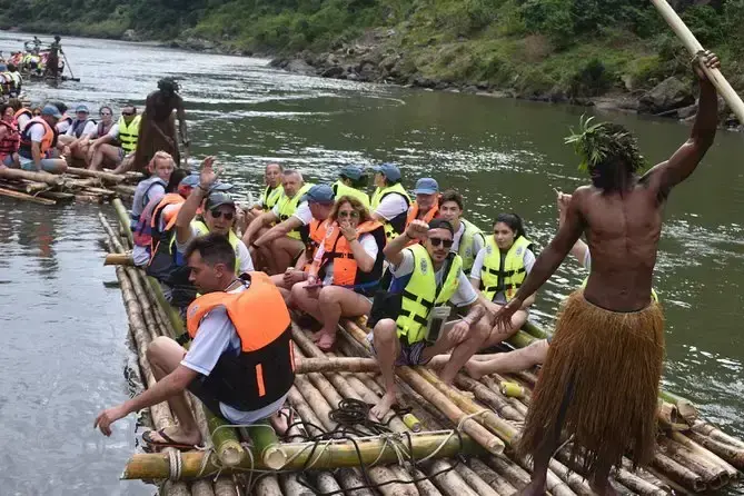 start of canoe trip on the navua river